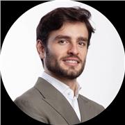 Insegnante TEFL impartisce lezioni di inglese per studenti di tutti i livelli scolastici e adulti